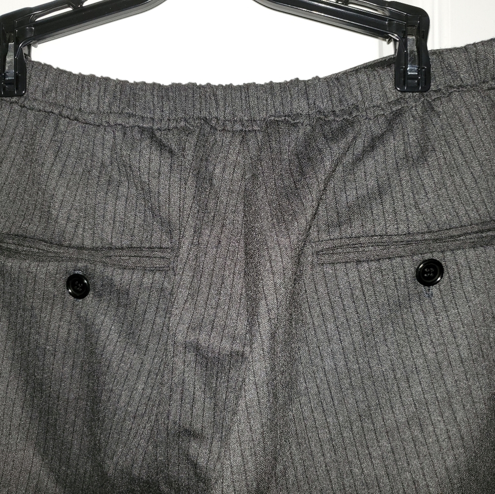 Pin Striped gray Maternity pants - Picture 6 of 6